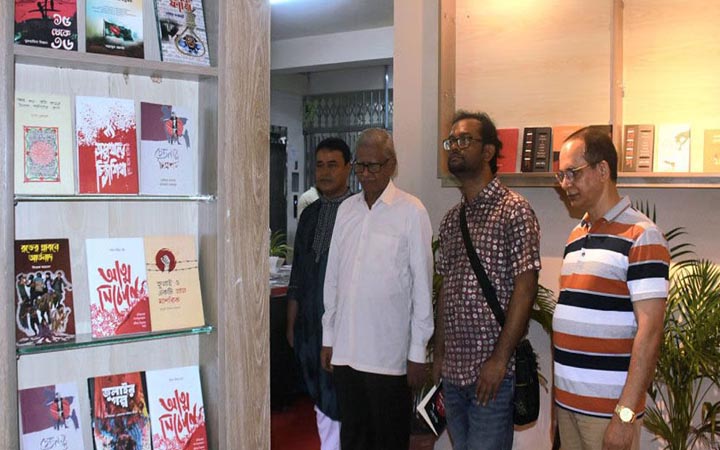বাংলা একাডেমিতে জুলাই গণঅভ্যুত্থানের বই প্রদর্শনী
